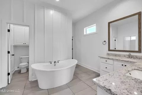 Bath - 202 Crestwood Pl, Madison, MS 39110 photo 2 of 4