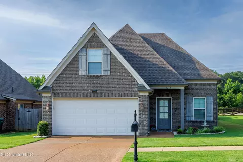 1268 Chestnut Dr, Southaven, MS 38671