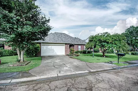 105 Garden Way, Clinton, MS 39056