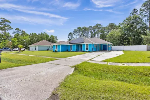 126 Spanish Cv, Waveland, MS 39576