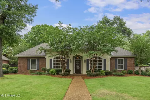 207 Hillside St, Ridgeland, MS 39157