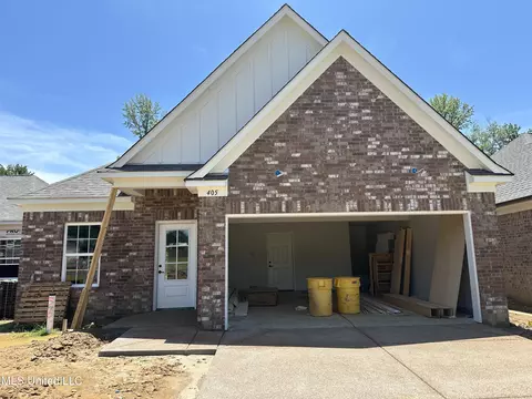 405 Country Garden Dr, Southaven, MS 38671