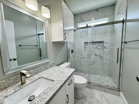 Bath - 127 Lloyd Eubanks Rd, Lucedale, MS 39452 photo 9 of 11