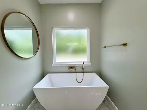 Bath - 127 Lloyd Eubanks Rd, Lucedale, MS 39452 photo 5 of 11