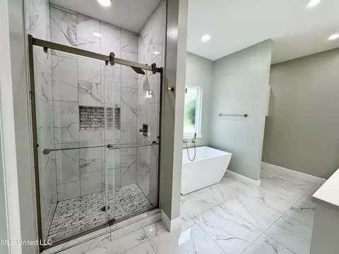 Bath - 127 Lloyd Eubanks Rd, Lucedale, MS 39452 photo 3 of 11
