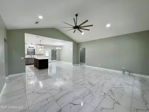 Living - 127 Lloyd Eubanks Rd, Lucedale, MS 39452 photo 2 of 2