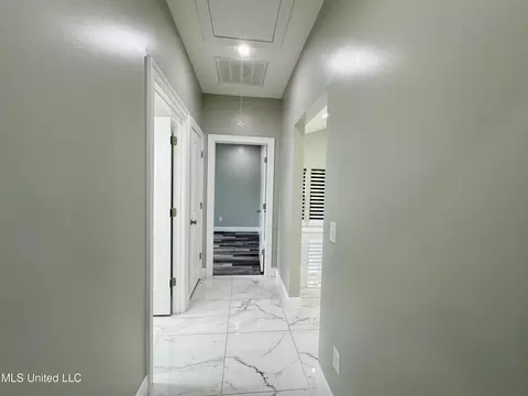 Entry Way - 127 Lloyd Eubanks Rd, Lucedale, MS 39452 photo 2 of 2
