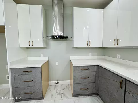 Kitchen - 127 Lloyd Eubanks Rd, Lucedale, MS 39452 photo 8 of 9