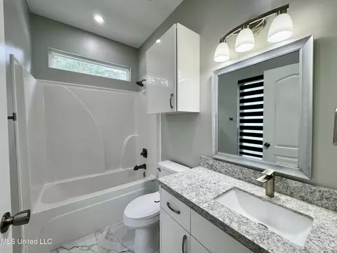 Bath - 127 Lloyd Eubanks Rd, Lucedale, MS 39452 photo 1 of 11