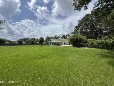 Exterior - 127 Lloyd Eubanks Rd, Lucedale, MS 39452 photo 9 of 10