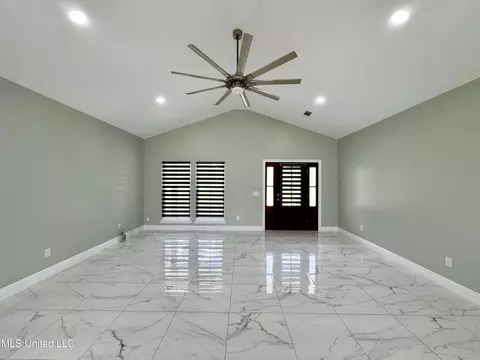 Living - 127 Lloyd Eubanks Rd, Lucedale, MS 39452 photo 1 of 2