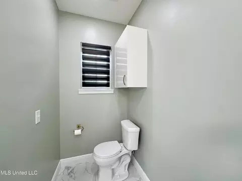 Bath - 127 Lloyd Eubanks Rd, Lucedale, MS 39452 photo 6 of 11