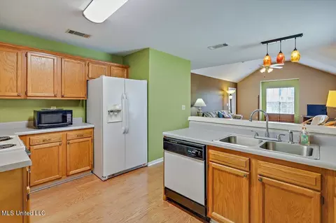 139 Eagle Dr, Brandon, MS 39047 photo 9