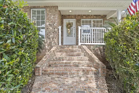 148 Acacia Ave, Biloxi, MS 39530