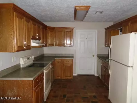 Kitchen - 18700 Ms-63, Moss Point, MS 39562 photo 1 of 2