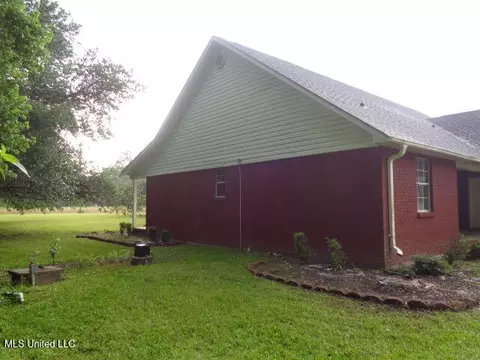 Exterior - 18700 Ms-63, Moss Point, MS 39562 photo 6 of 8