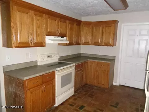 Kitchen - 18700 Ms-63, Moss Point, MS 39562 photo 2 of 2