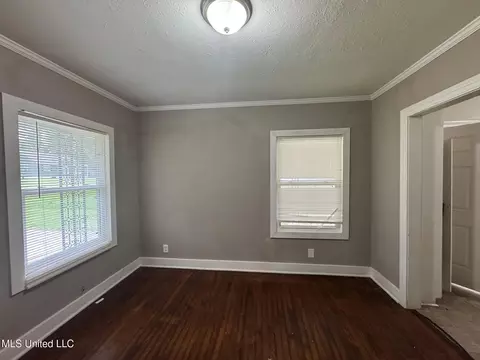 Living - 515 Belvedere Rd, Jackson, MS 39206 photo 3 of 6