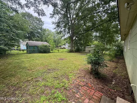 Exterior - 515 Belvedere Rd, Jackson, MS 39206 photo 2 of 2