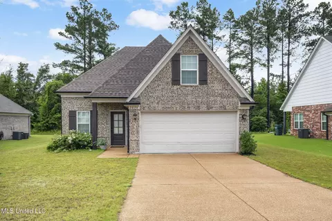 2674 Dela Dr, Southaven, MS 38672