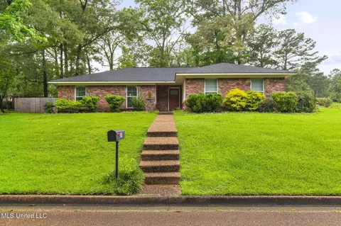 95 Sunline Dr, Brandon, MS 39042