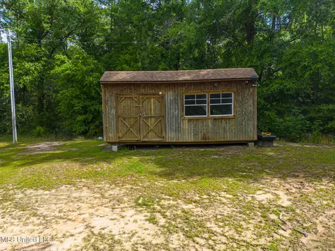 Exterior - 196 Hopper Rd, Lucedale, MS 39452 photo 4 of 5