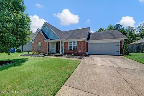 10675 Lexington Dr, Olive Branch, MS 38654