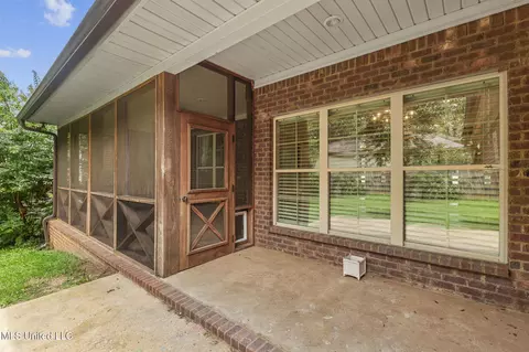 Exterior - 2426 Nottingham Rd, Jackson, MS 39211 photo 9 of 13