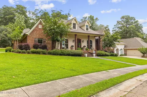 Exterior - 2426 Nottingham Rd, Jackson, MS 39211 photo 3 of 13