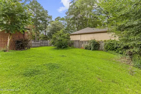 Exterior - 2426 Nottingham Rd, Jackson, MS 39211 photo 11 of 13