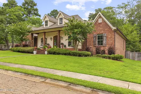 Exterior - 2426 Nottingham Rd, Jackson, MS 39211 photo 2 of 13
