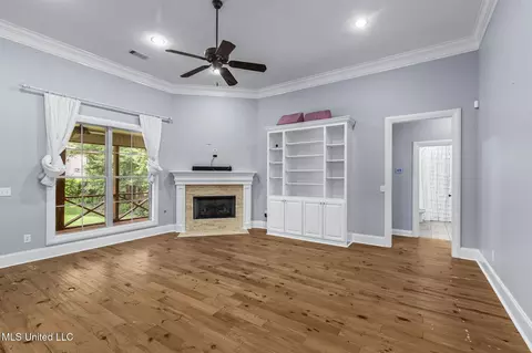 Living - 2426 Nottingham Rd, Jackson, MS 39211 photo 2 of 4