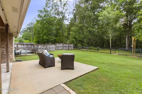Exterior - 813 Bryce St, Brandon, MS 39047 photo 9 of 12