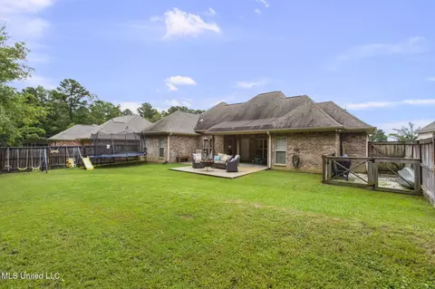 Exterior - 813 Bryce St, Brandon, MS 39047 photo 10 of 12