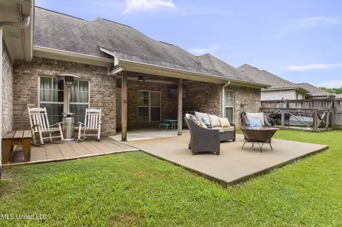 Exterior - 813 Bryce St, Brandon, MS 39047 photo 8 of 12