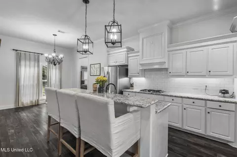 Kitchen - 813 Bryce St, Brandon, MS 39047 photo 2 of 2
