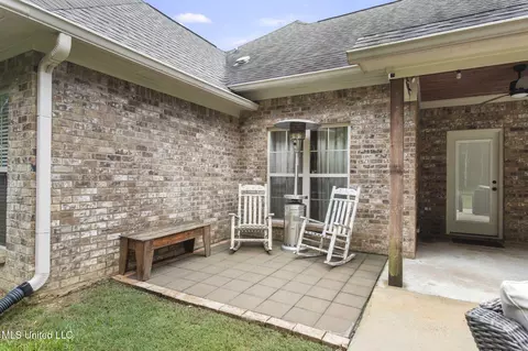 Exterior - 813 Bryce St, Brandon, MS 39047 photo 7 of 12