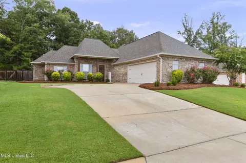 Exterior - 813 Bryce St, Brandon, MS 39047 photo 2 of 12