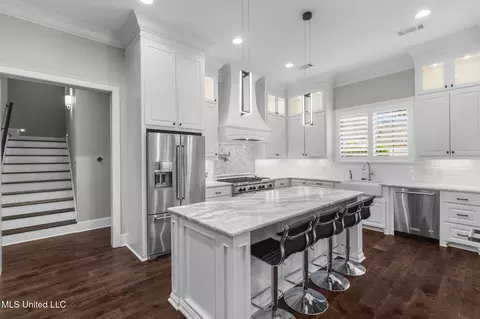 Kitchen - 302 Covington Cv, Madison, MS 39110 photo 3 of 7