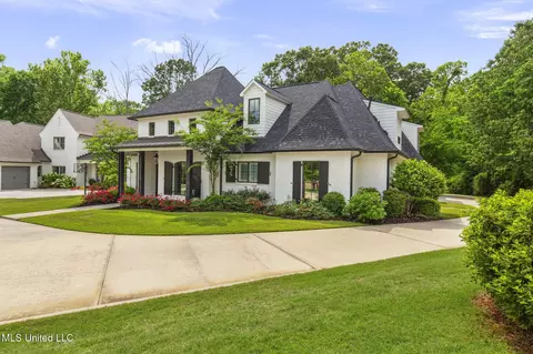 Exterior - 302 Covington Cv, Madison, MS 39110 photo 3 of 18