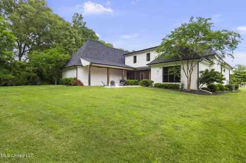 Exterior - 302 Covington Cv, Madison, MS 39110 photo 17 of 18
