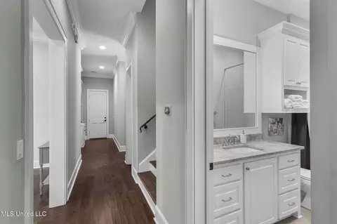 Entry Way - 302 Covington Cv, Madison, MS 39110 photo 2 of 6