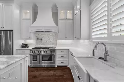 Kitchen - 302 Covington Cv, Madison, MS 39110 photo 4 of 7