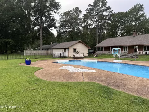 Exterior - 559 N Springlake Cir, Terry, MS 39170 photo 3 of 3