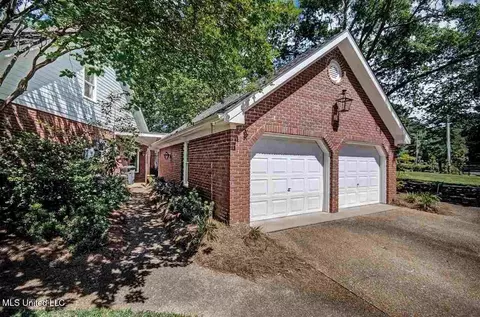 Exterior - 5145 Canton Heights Dr, Jackson, MS 39211 photo 4 of 6