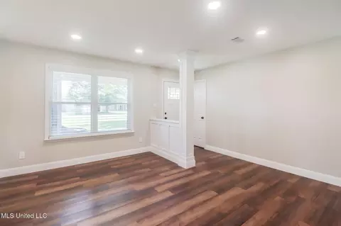 10375 Pin Oak Dr, Biloxi, MS 39532 photo 5