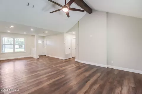 10375 Pin Oak Dr, Biloxi, MS 39532 photo 4