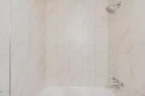 10375 Pin Oak Dr, Biloxi, MS 39532 photo 17