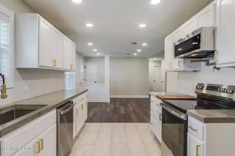 10375 Pin Oak Dr, Biloxi, MS 39532 photo 9