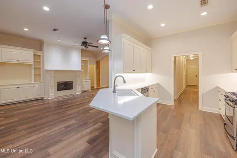 Entry Way - 130 Covey Run, Madison, MS 39110 photo 1 of 2